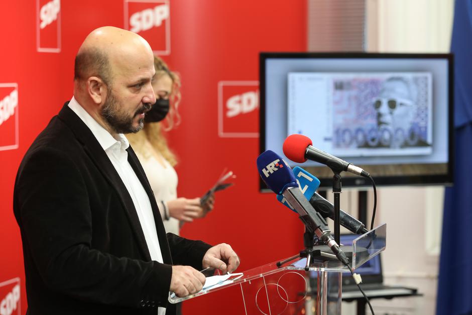 Zagreb: SDP predstavio novčanicu s iznosom minus milijun kuna i likom Milana Bandića