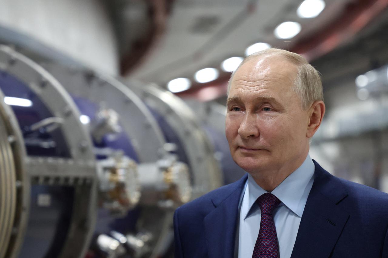 Russian President Putin visits Joint Institute for Nuclear Research near Moscow