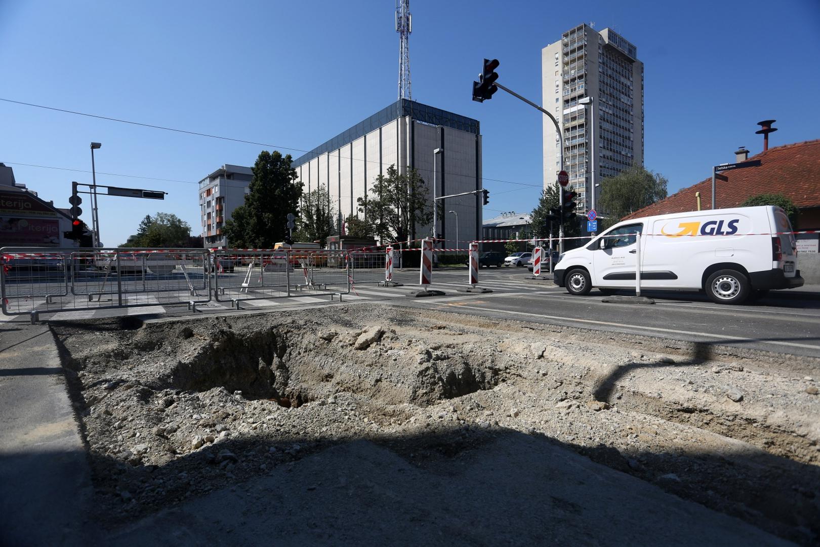 20.07.2020., Zagreb - Krizanje Ozaljske i Selske ulice, radovi na cesti.
Photo: Marin Tironi/PIXSELL