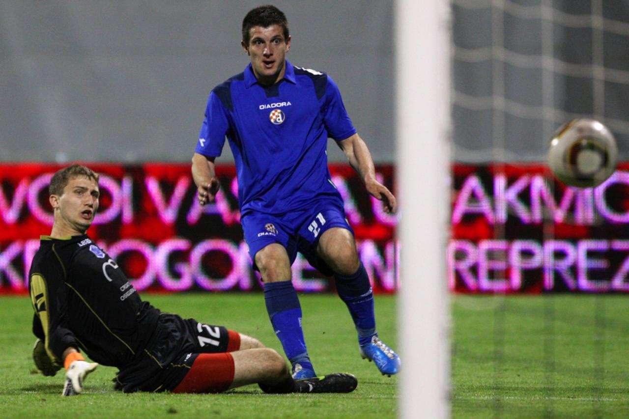 '11.05.2011., stadion Maksimir, Zagreb - Prva utakmica finala Hrvatskog nogometnog kupa, GNK Dinamo - NK Varazdin. Denis Krklec, Fatos Beciraj. Photo: Slavko Midzor/PIXSELL'