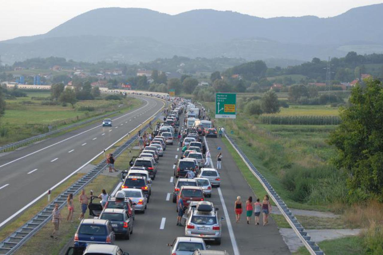 krapina,macelj,kolona,gužva (1)