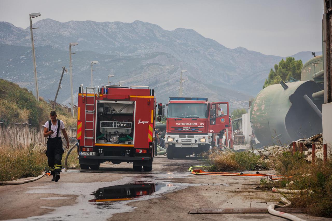 Kaštel Sućurac: U krugu željezare izbio je požar