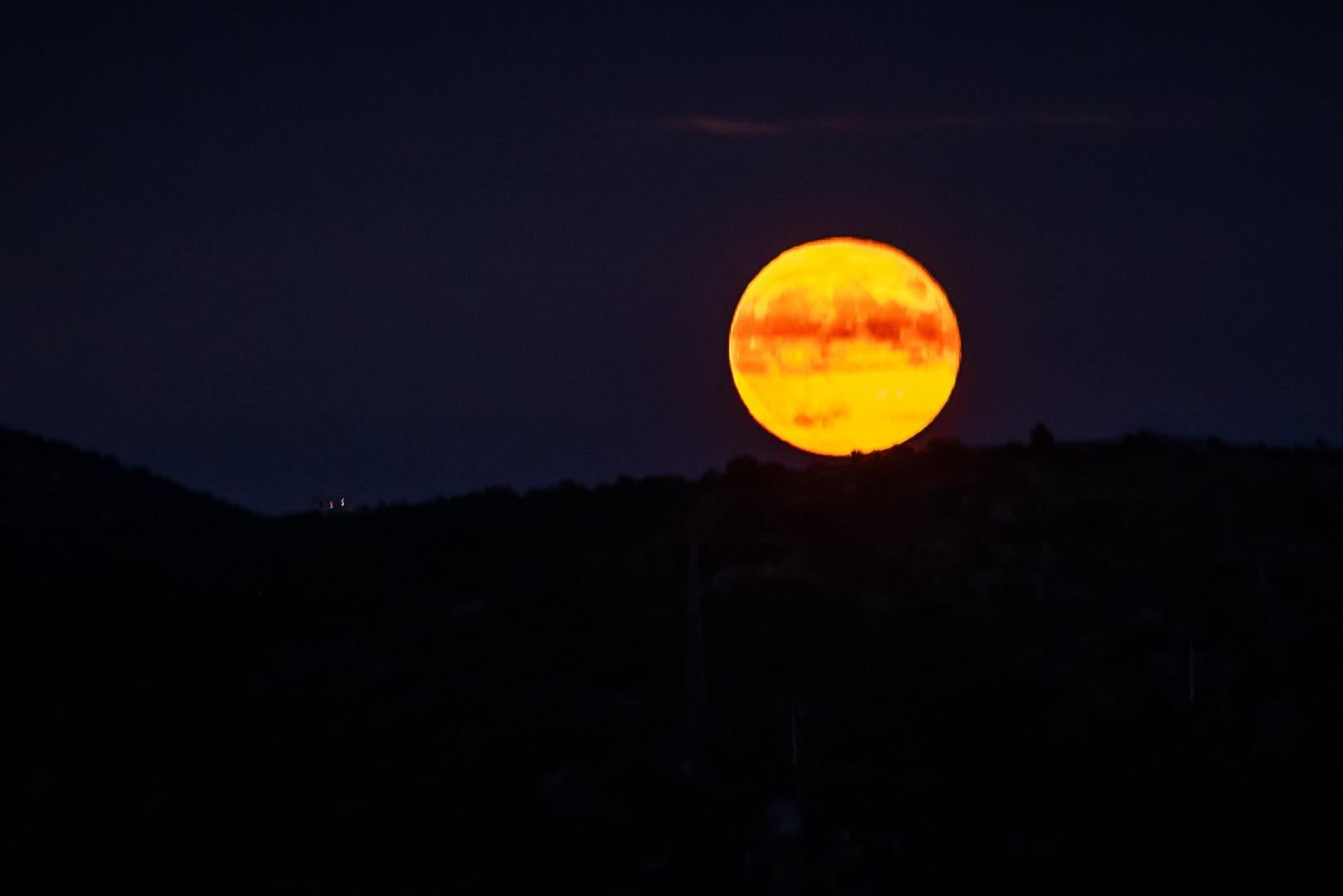 Tako je i nebo iznad Primoštena obasjao Supermjesec. 