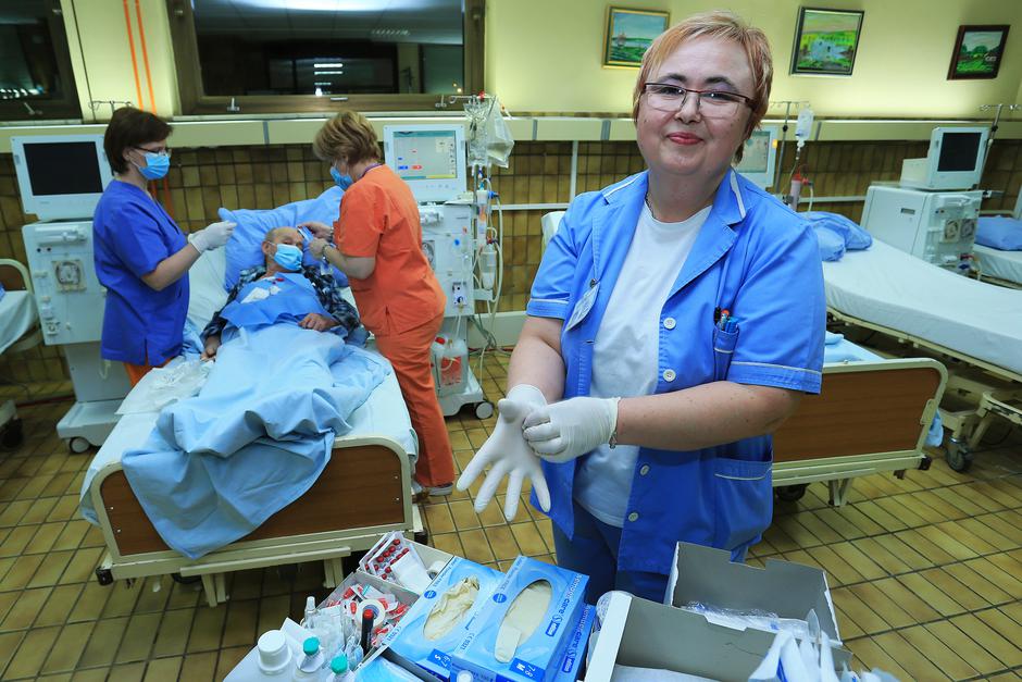 23.02.2017., Osijek - Renata Kotur, glavna sestra na odjelu dijalize u KBC Osijek.  Photo: Davor Javorovic/PIXSELL