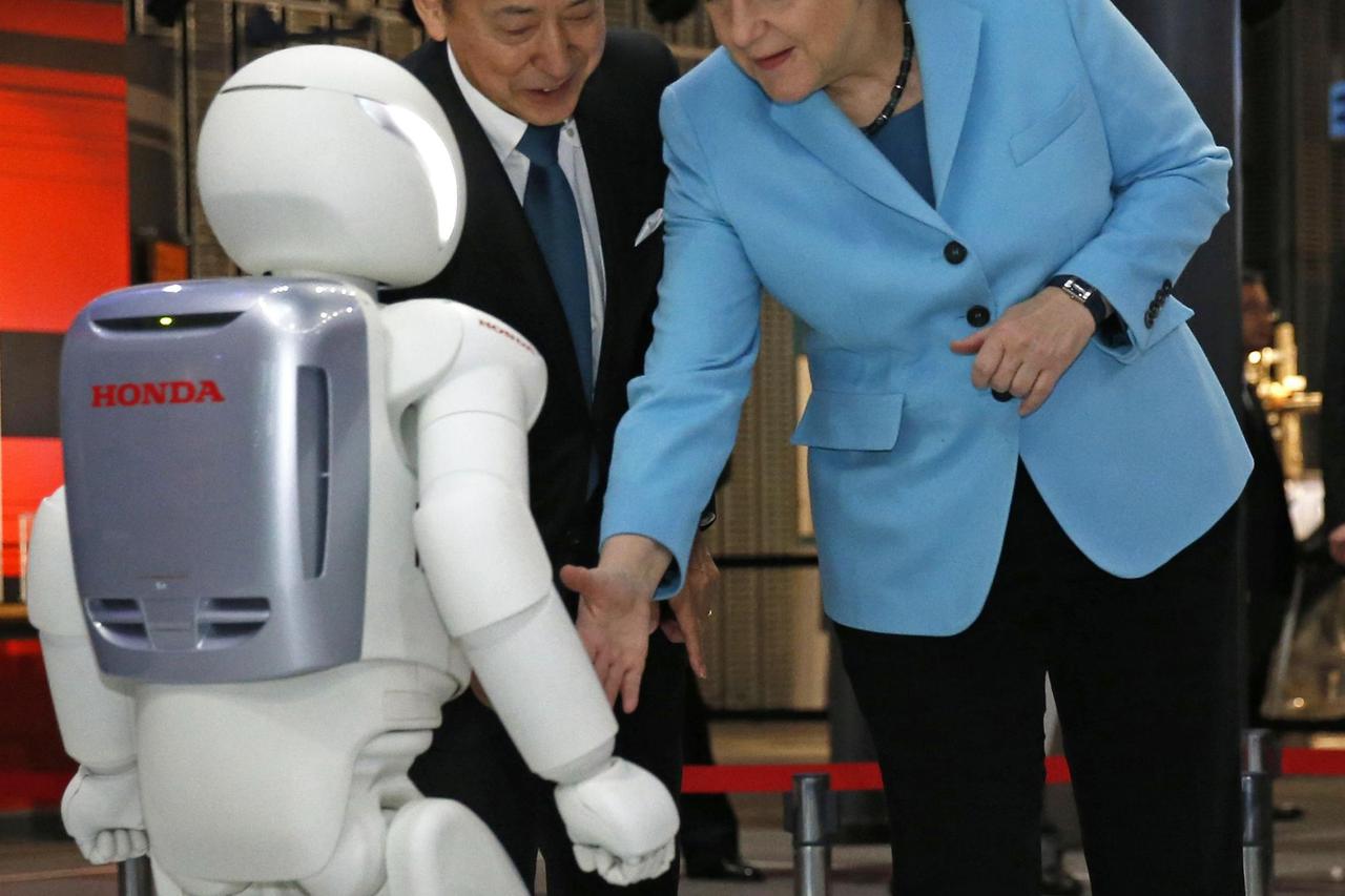 Angela Merkel,Asimo