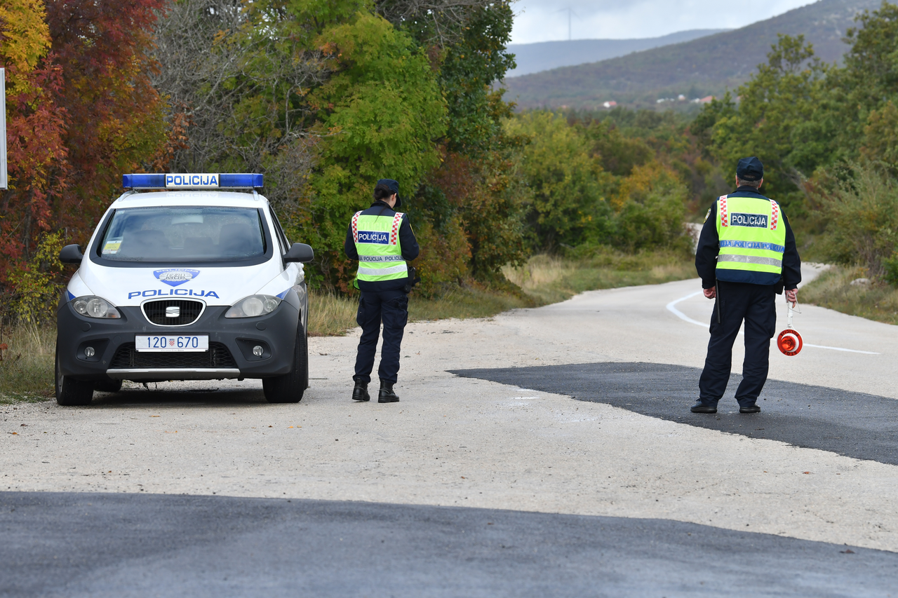 Reportaža o migrantima uz granicu BiH i RH