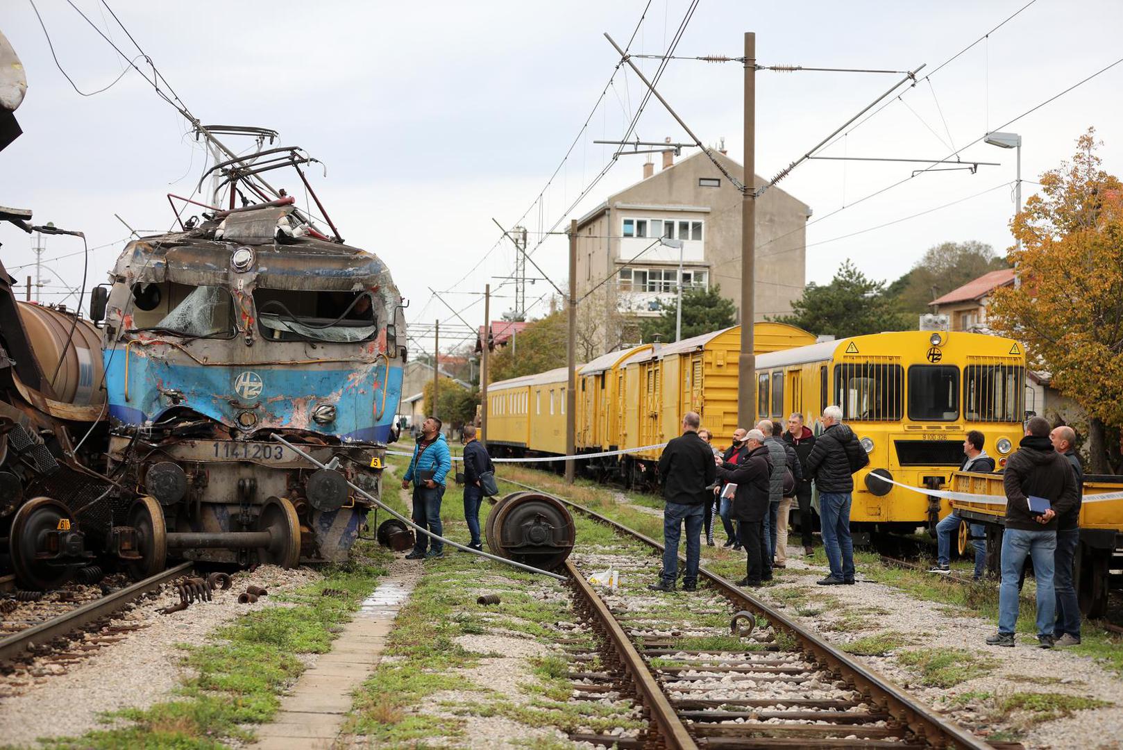 14.11.2022., Rijeka - Teretni vlak koji prometuje na relaciji Rijeka-Moravice naletio je nocas na parkirane vagone na zeljeznickom kolodvoru Skrljevo u blizini Rijeke, a u nesreci nije bilo ozlijedjenih osoba.Nadlezna policijska postaja provodi istragu Photo: Goran Kovacic/PIXSELL