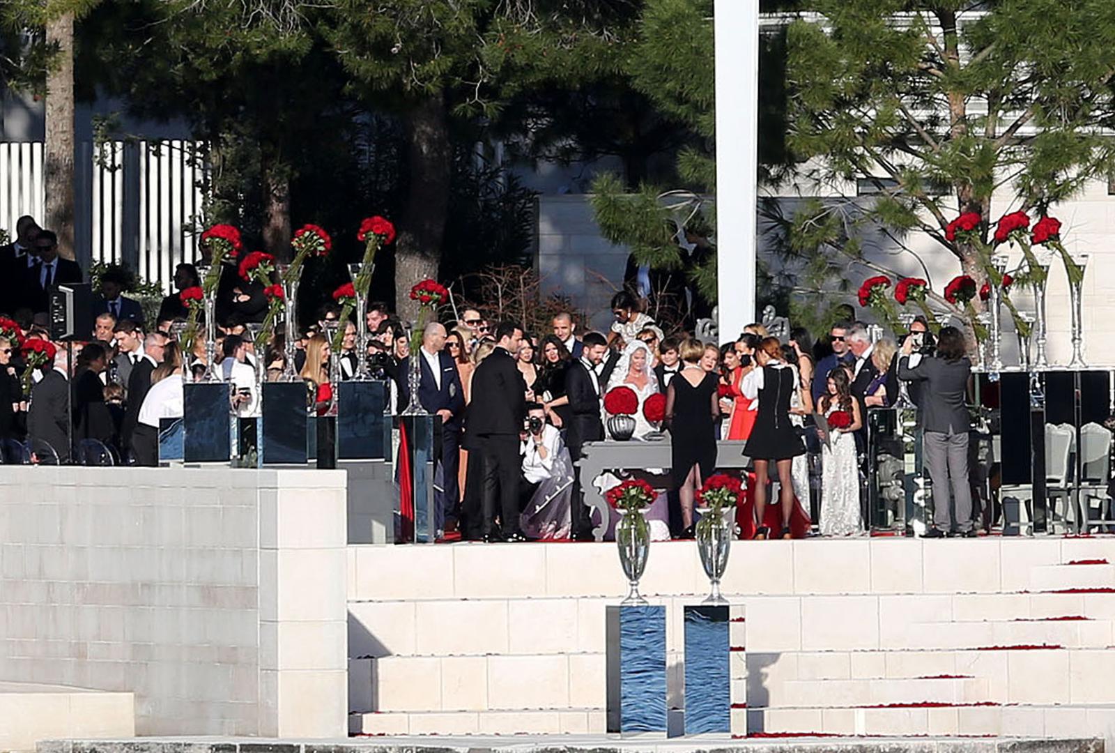 Podsjetimo Nikin otac je 71-godišnji Mihajlo Perenčević, tajanstveni hrvatski tajkun koji je svoj biznis razgranao iz Rusije preko 
Londona pa sve do Los Angelesa,a Emil je sin predsjednika Uprave i većinskog vlasnika Atlantic grupe