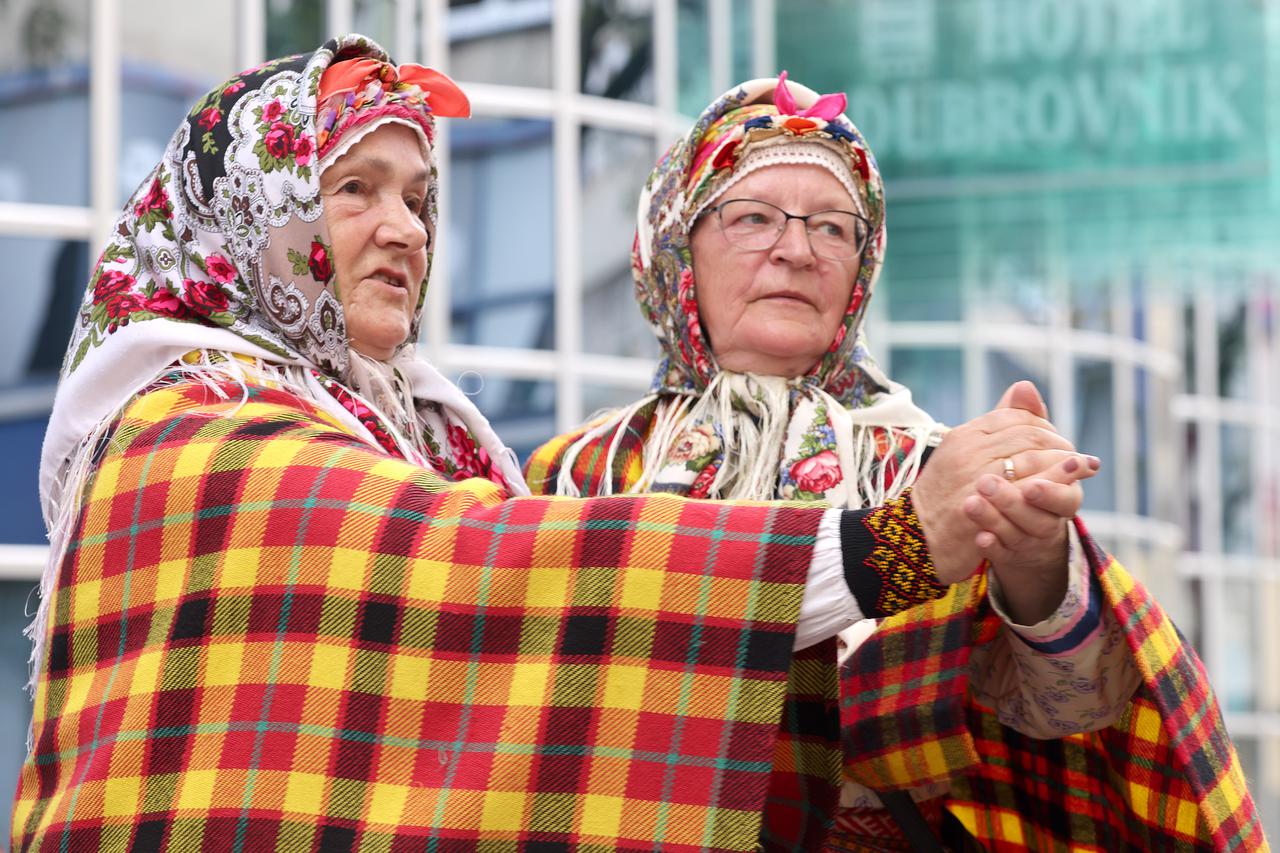 Zagreb: Folklorna šetnica u centru grada