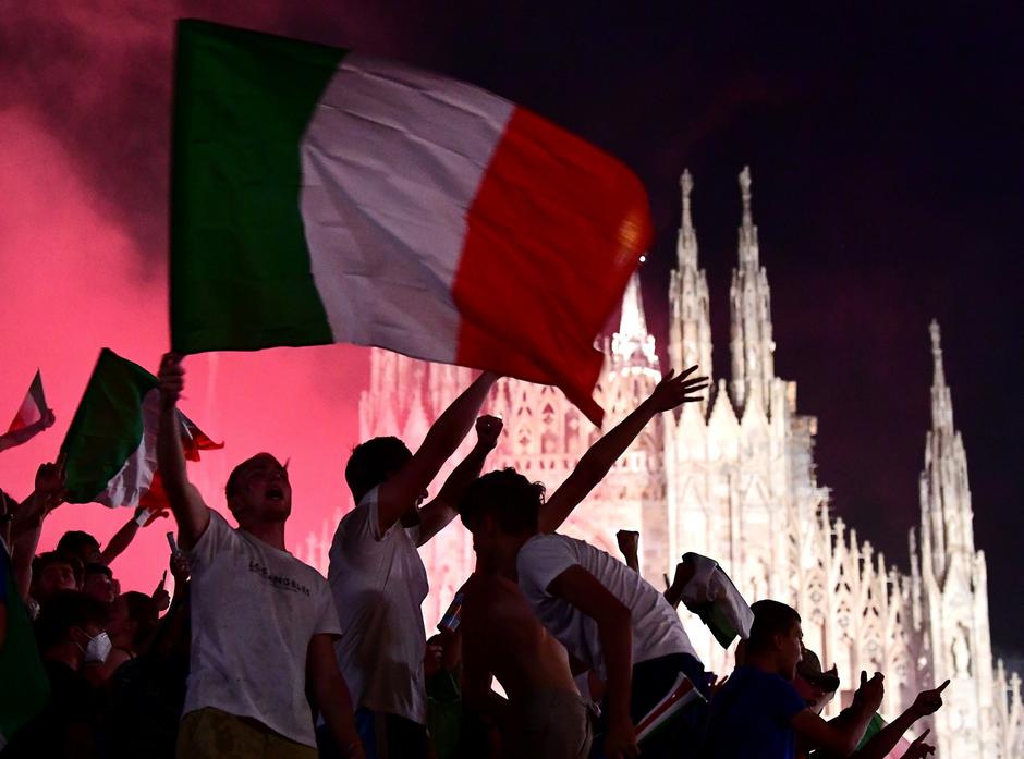 Euro 2020 - Final - Fans gather for Italy v England