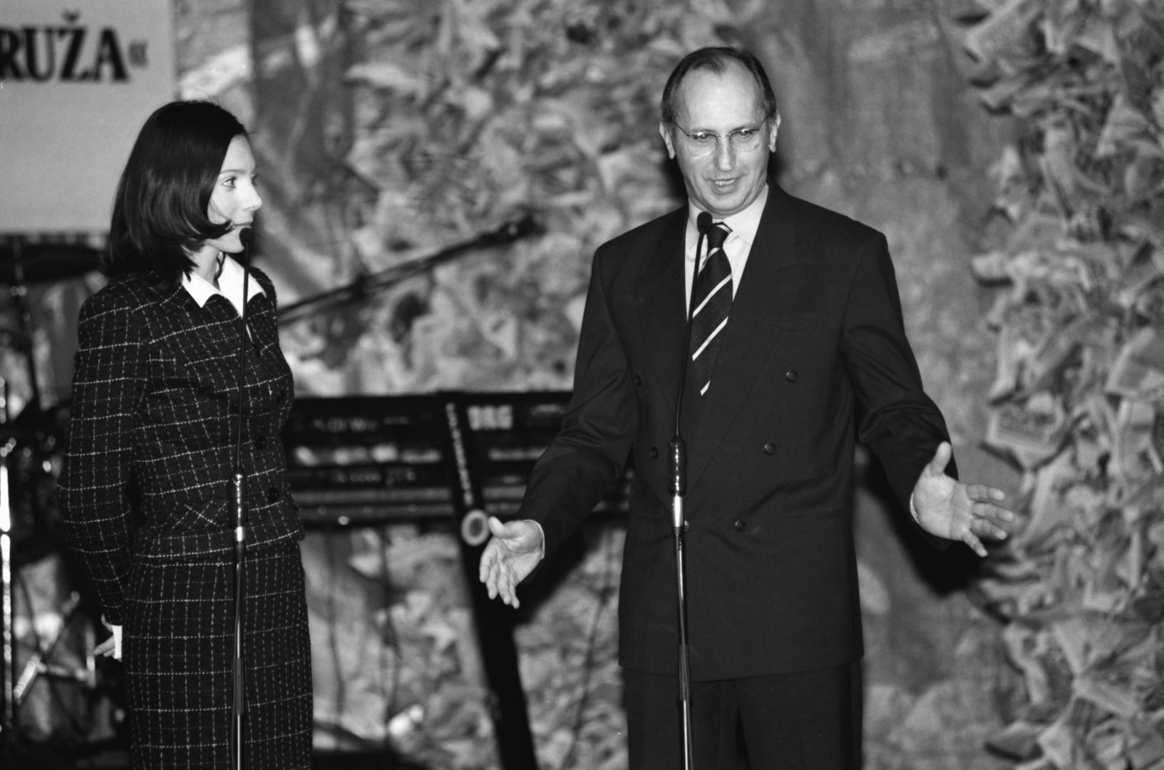 31.01.1996., Kazaliste Kerempuh, Zagreb, Hrvatska - Odrzana svecanost dodjela nagrada Vecernjakova ruza za 1995. godinu. Oliver Mlakar; Danijela Trbovic. Photo: Sinisa Hancic/PIXSELL 