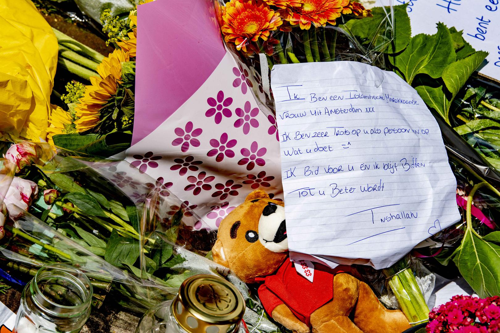 Tribute To The Journalist Injured In An Attack - Amsterdam Flowers, candles and messages of support to Peter R. de Vries in the Lange Leidsedwarsstraat in the center of Amsterdam. The crime reporter is seriously injured in hospital after an attempt on his life. The suspects of the attack are a 35-year-old Pole and a 21-year-old Rotterdammer. Amsterdam, Netherlands on July 8, 2021. Photo by Robin Utrecht/ABACAPRESS.COM Utrecht Robin/ABACA /PIXSELL