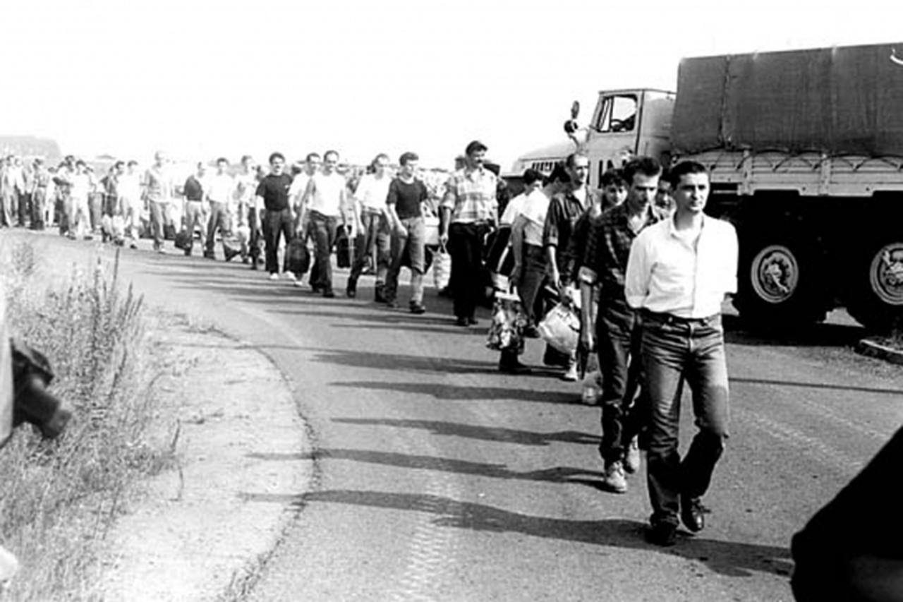 'SLAVONIJA  13.08.2010. VUKOVAR - slike sa razmjene ratnih zarobljenika iz 1992. godine Branimir Bradaric/Vecernji list'