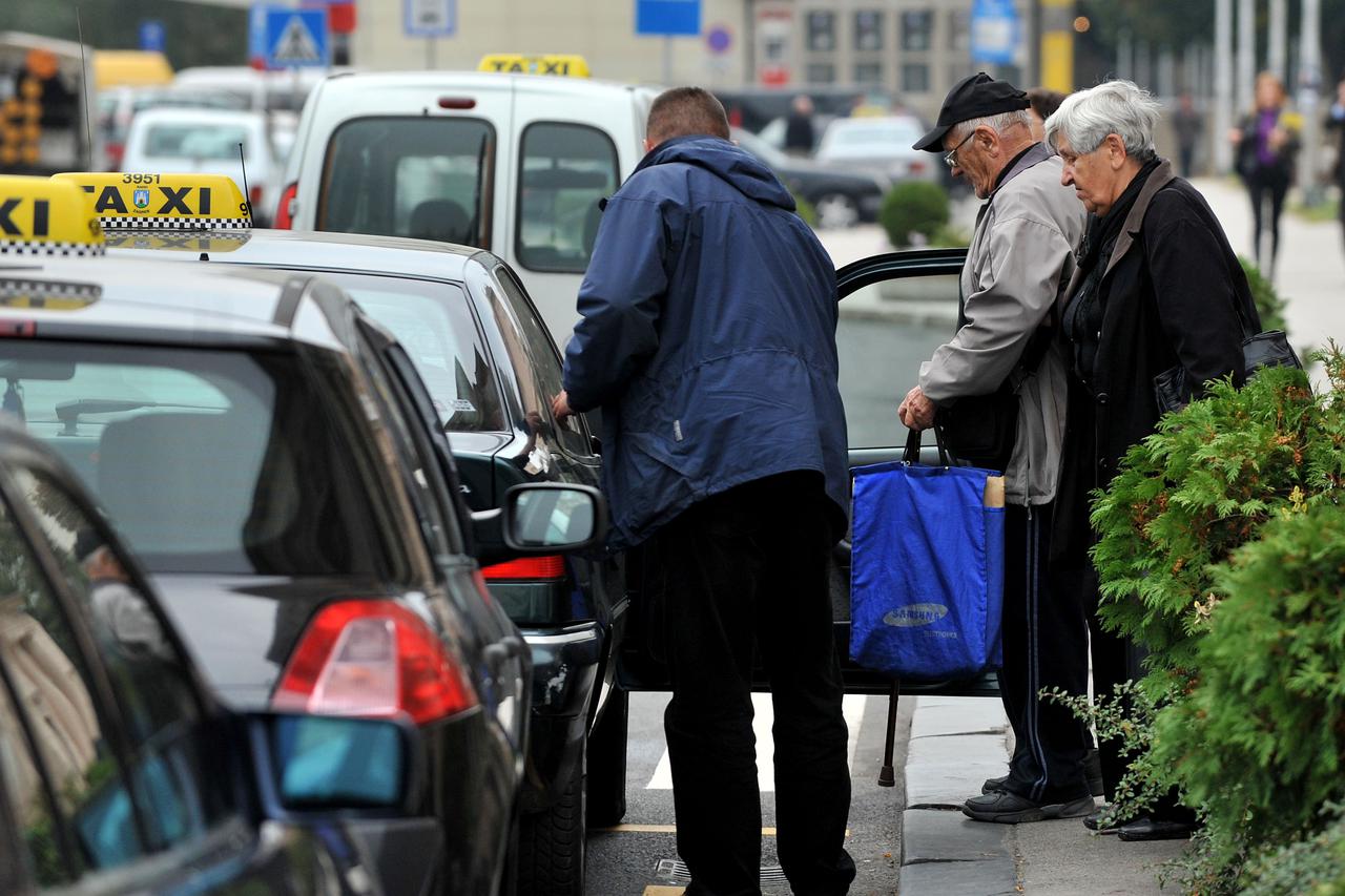 Zagreb: Zagreba?ki taksisti po?eli štrajk