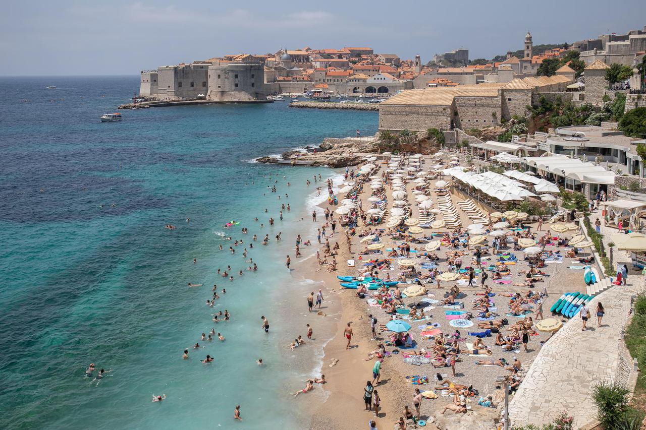 Dubrovnik: Gužva na plaži Banje