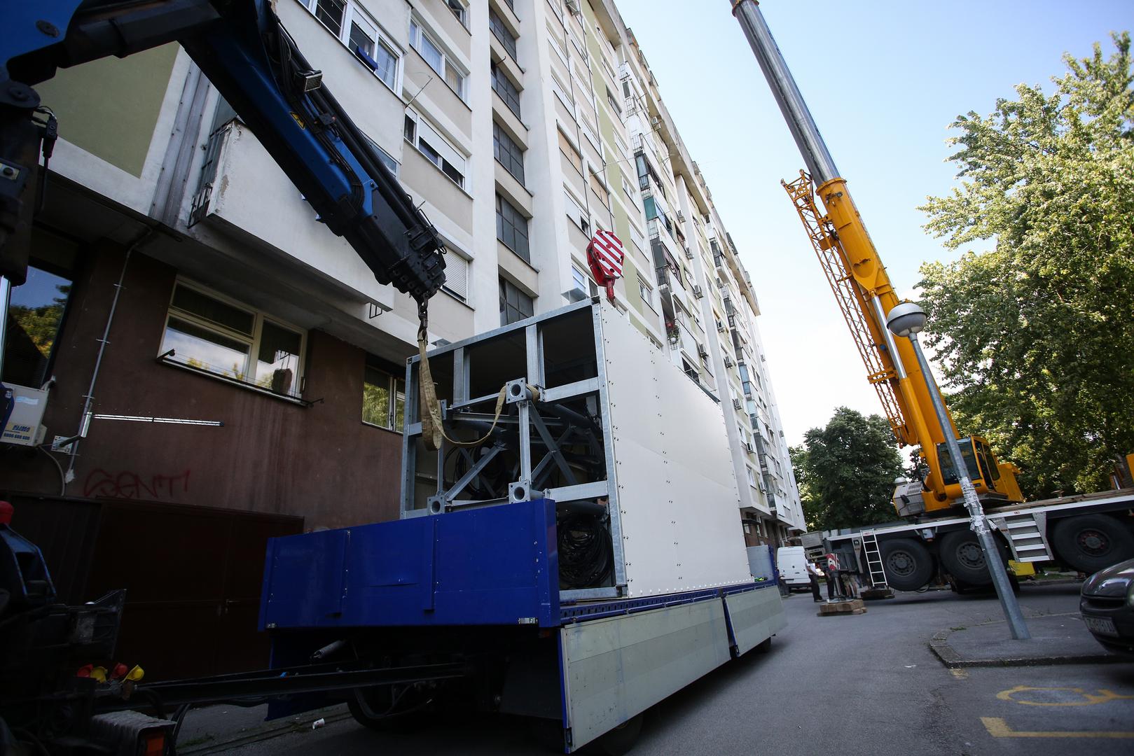 11.08.2021., Zagreb - Stanari zgrade u Alabaharijevoj ulici pobunili su se protiv postavljanja repetitora na vrh njihove zgrade. 
Photo: Zeljko Hladika/PIXSELL