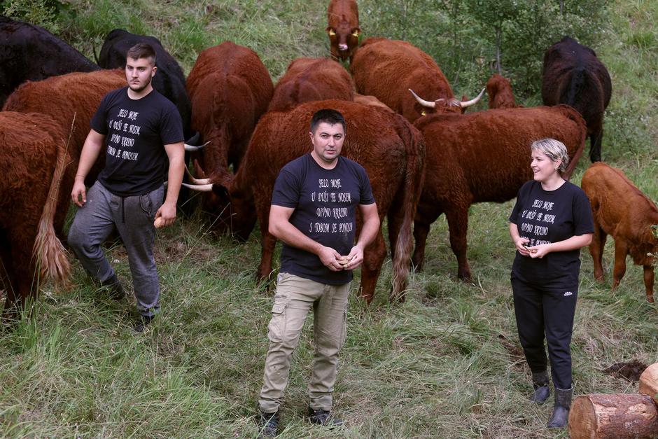 Krasno: OPG Samaržija bavi se ovčarstvom, govedarstvom i povrtlarstvom