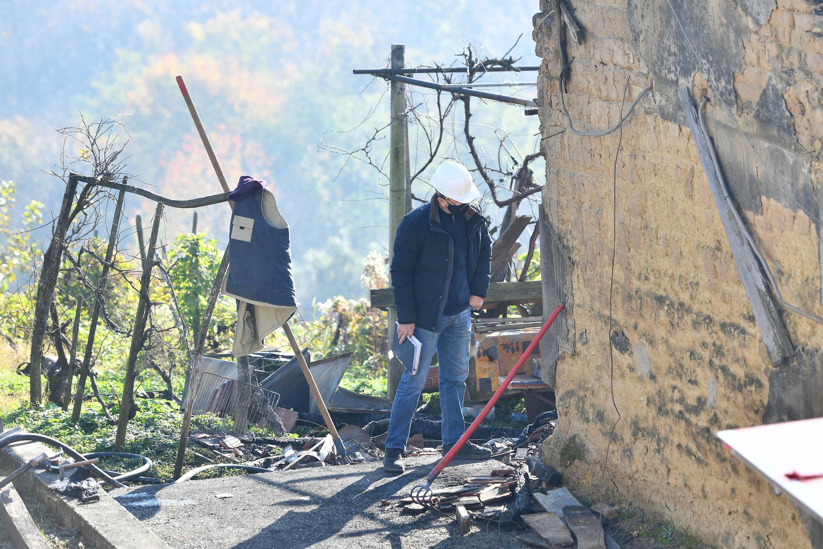 7.11.2020., Gradiscak- Nakon pozara zidane vikendice te urusenja krovista, pronadjen pougljeni les nepoznte muske osobe.
Photo: Vjeran Zganec Rogulja/PIXSELL