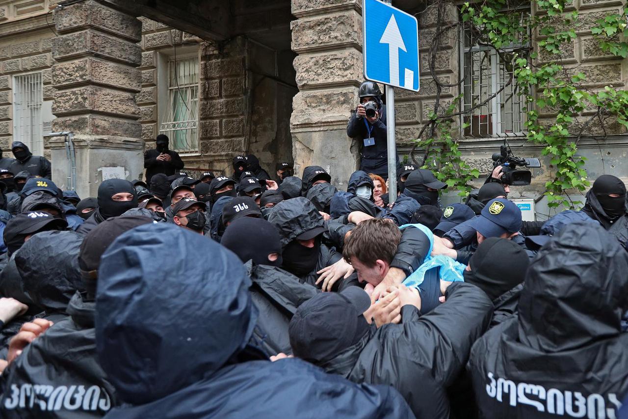 Protest against a bill on "foreign agents" in Tbilisi