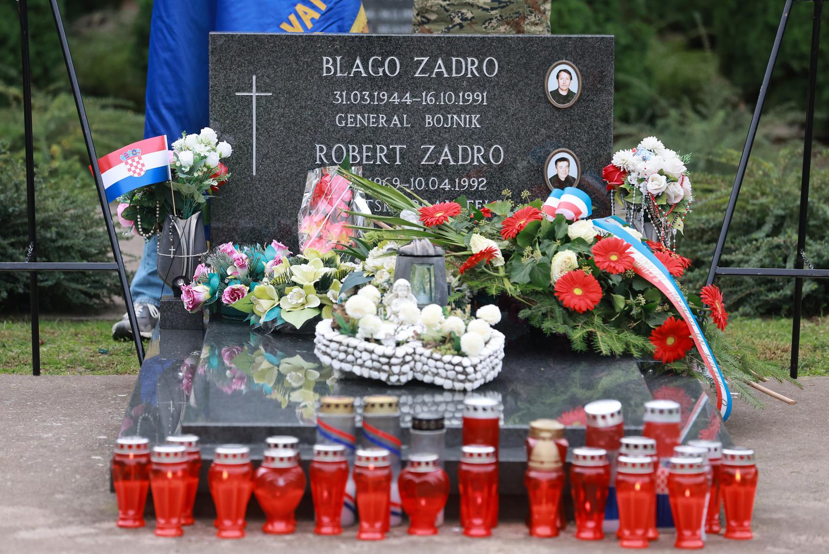 16.10.2024., Vukovar - Memorijalno groblje zrtava iz Domovinskog rata, Obilježavanje 33. godisnjice pogibije general-bojnika Blage Zadre i pukovnika Alfreda Hilla. Program obiljezavanja zapoceo je polaganjem vijenaca na mjesta vjecnih pocivalista general-bojnika Blage Zadre i pukovnika Alfreda Hilla. Photo: Davor Javorovic/PIXSELL