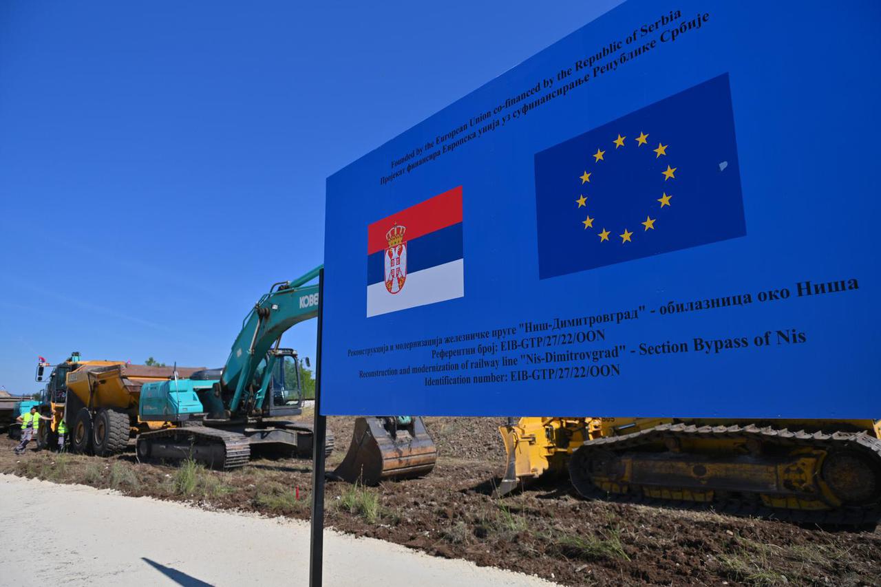 Niš: Predsjednik Republike Srbije Aleksandar Vučić obišao je pripremne radove i prisustvovao ceremoniji početka izgradnje željezničke obilaznice oko Niša
