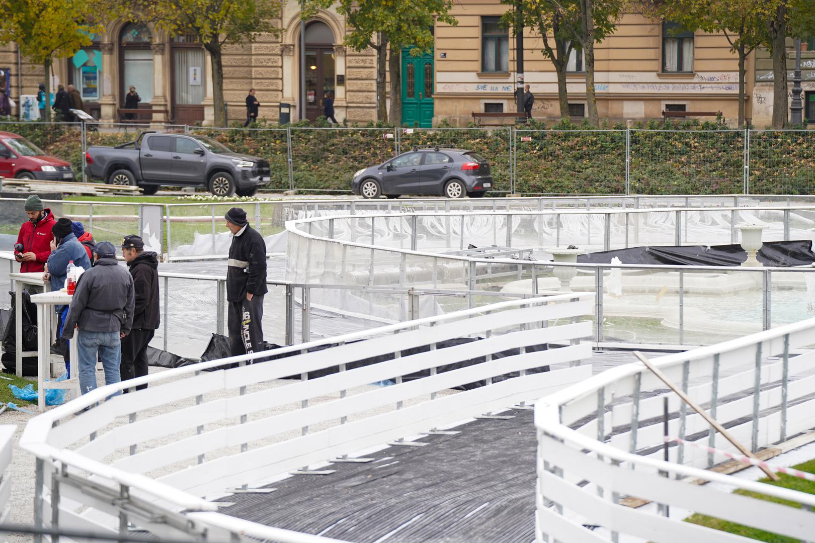 Ledeni park, kako se naziva klizalište, trebalo bi krenuti s radom već krajem studenog, što su već bili najavili na svojim društvenim mrežama. 