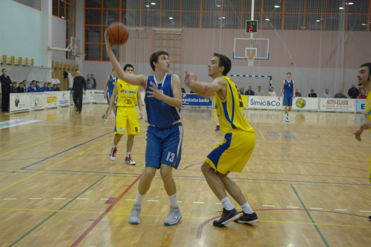 \'19.01.2011. Sportska dvorana, Bedekovcina - Kup utakmica izmedju KK Zabok i KK Cibona. Cibona je pobjedila rezultatom 74-65. Marko Arapovic, sin poznatog bivseg kosarkasa Franje Arapovica dobio je p