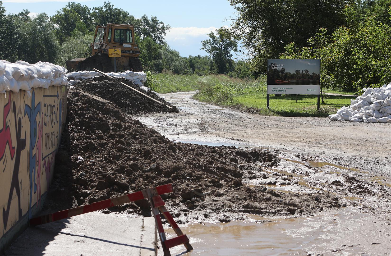 07.08.2023., Samobor, Medsave - Stanovnici Medsave postavili su mirni jer je opasnost prosla i razina rijeke Save je pala. Photo: Marko Prpic/PIXSELL