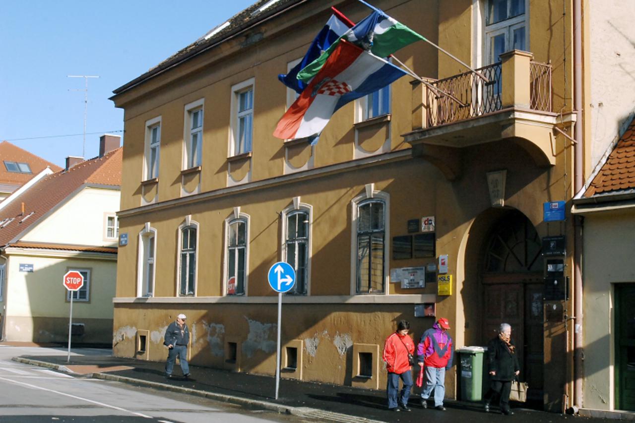 \'29.11.2010., Sisak - Zgrada politickih stranaka u Ulici S.iA.Radica. Photo:Nikola Cutuk/PIXSELL\'