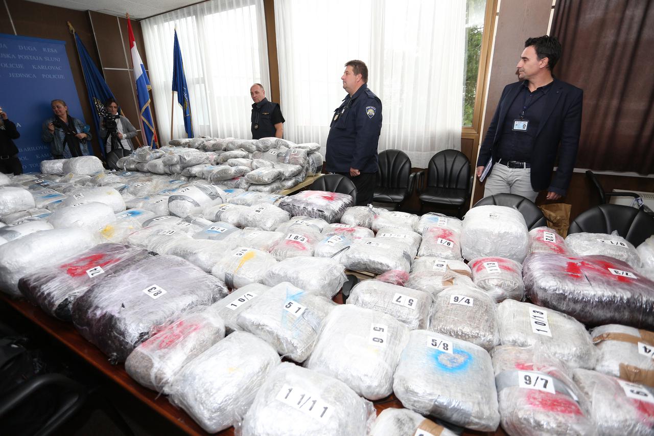 Policija zalijenila oko 300 kilograma marihuane na autocesti A1