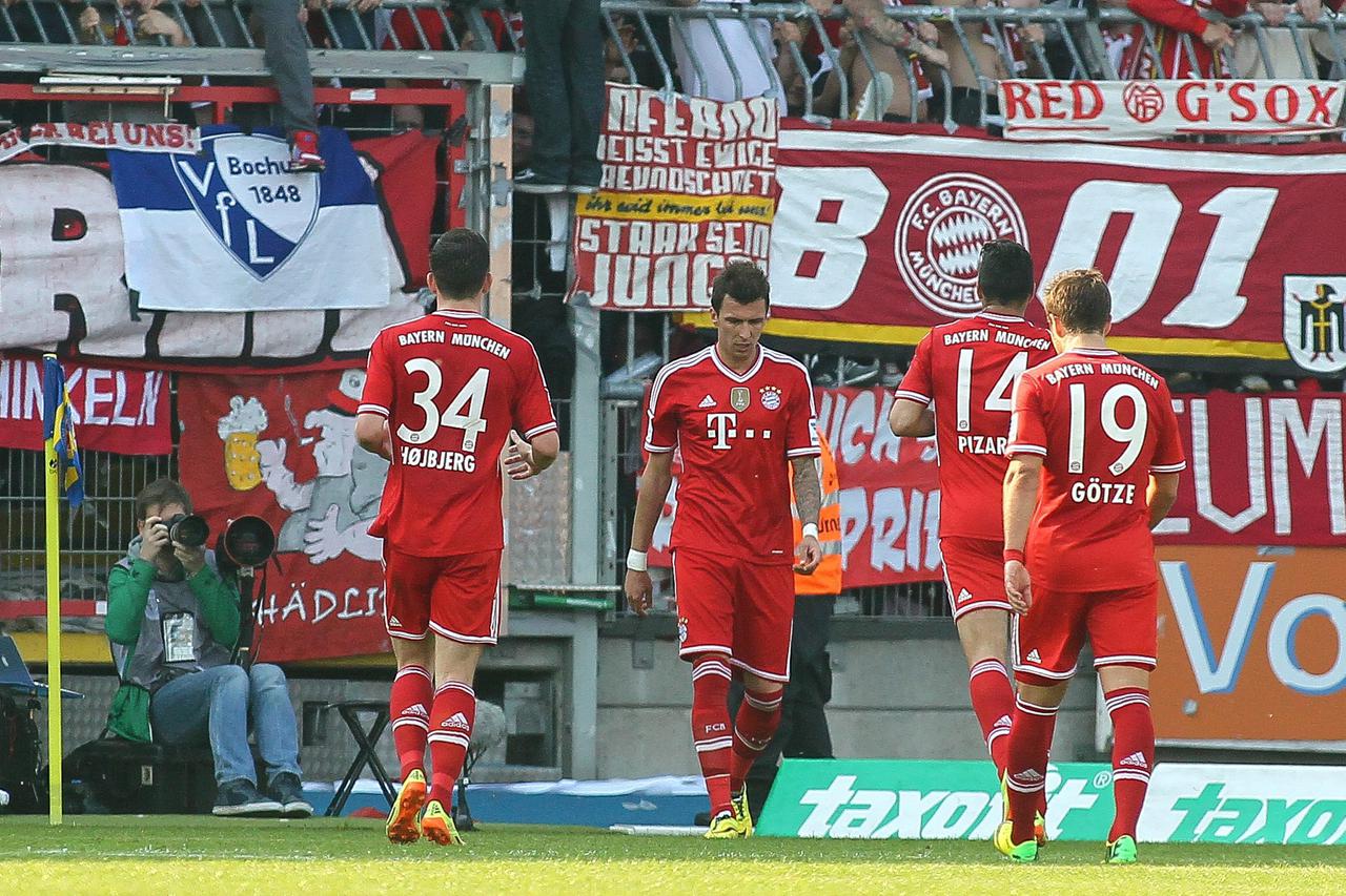 19.04.2014, Eintracht-Stadion, Braunschweig, GER, 1.FBL, Eintracht Braunschweig vs FC Bayern M??Â?nchen,  im Bild torsch??Â?tze zum 0 zu 2  Mario Mandzukic (M??Â?nchen #9)  Foto ??Â© nordphoto / Schrader *** Local Caption ***     /PIXSELL