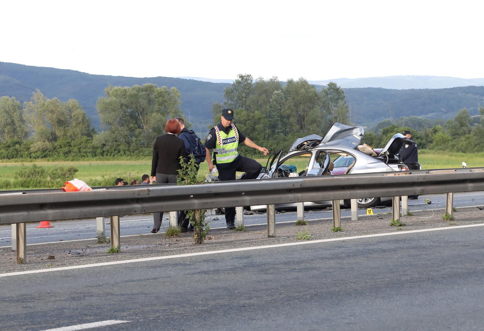 31.05.2024., Novska - Na sjevernoj strani autoceste A3 izmedju cvora Okucani i Novska dogodila se prometna nesreca u kojoj je sudjelovalo teretno i osobno vozilo. Dvije osobe su smrtno stradale dok je jedna osoba prevezena u bolnicu u Novu Gradisku. Policijski ocevid je u tijeku. Photo: Edina Zuko/PIXSELL