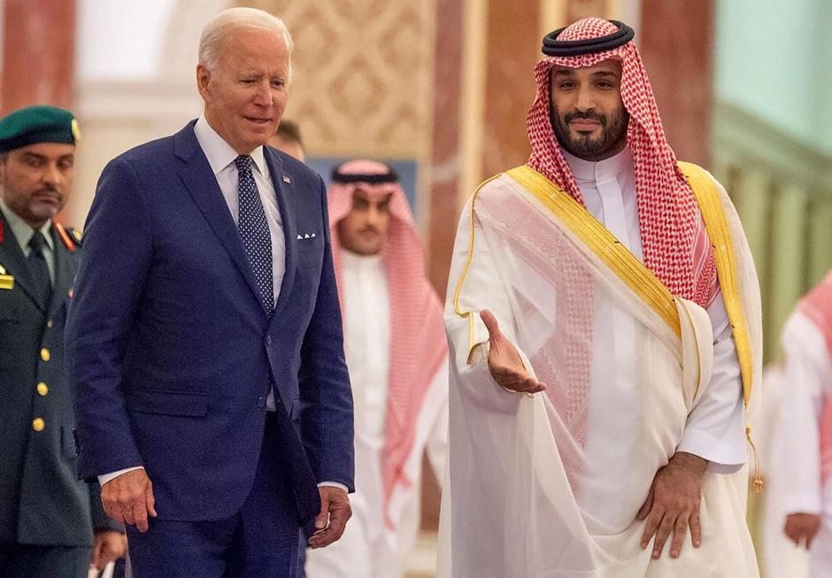 Saudi Arabia's King Salman bin Abdulaziz Receiving US President Joe Biden