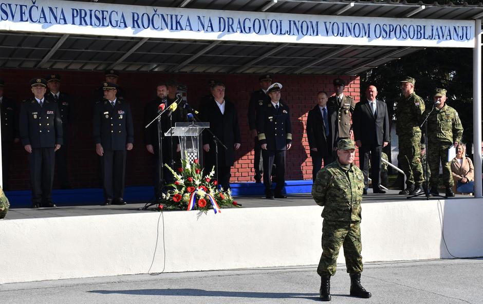 Požega: Predsjednik Milanović sudjelovao na svečanosti polaganja prisege 32. naraštaja vojnih ročnika