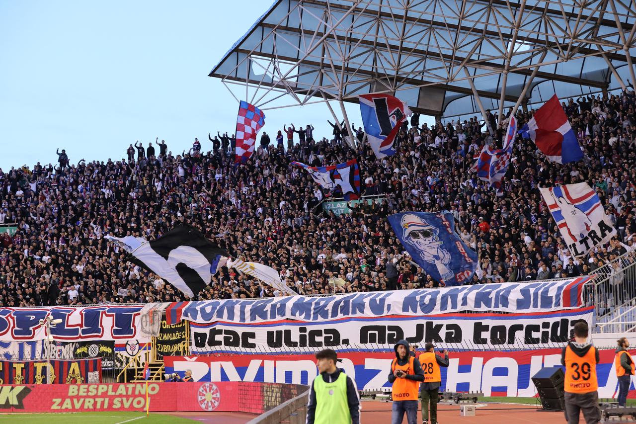 Stadion Poljud popunjen navijačima na utakmici Hajduk - Dinamo