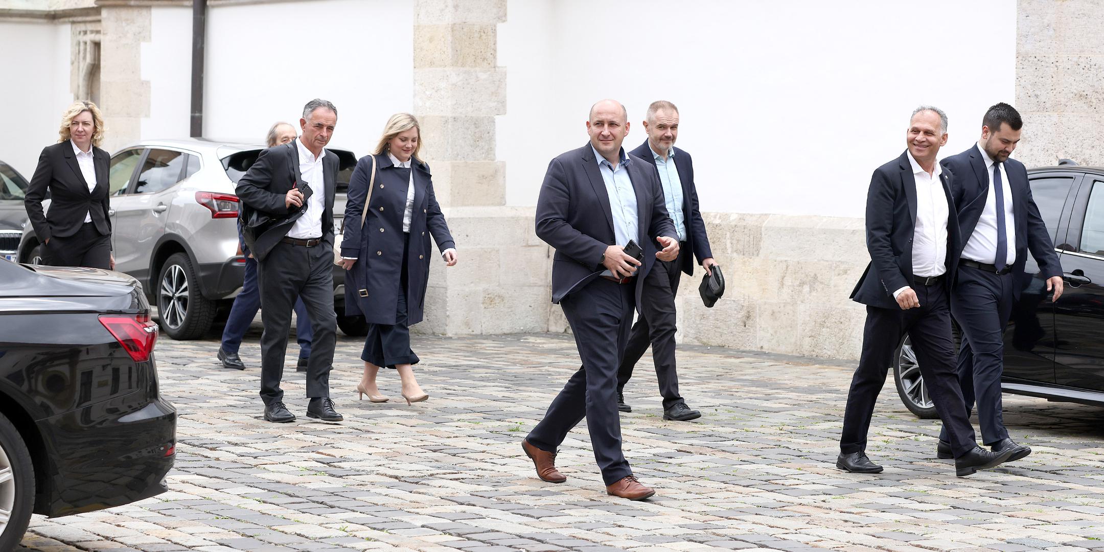 07.05.2024., Zagreb - Zastupnici nacionalnih manjina dolaze u Banske dvore na pregovore s HDZ-om o formiranju vecine.  Photo: Patrik Macek/PIXSELL