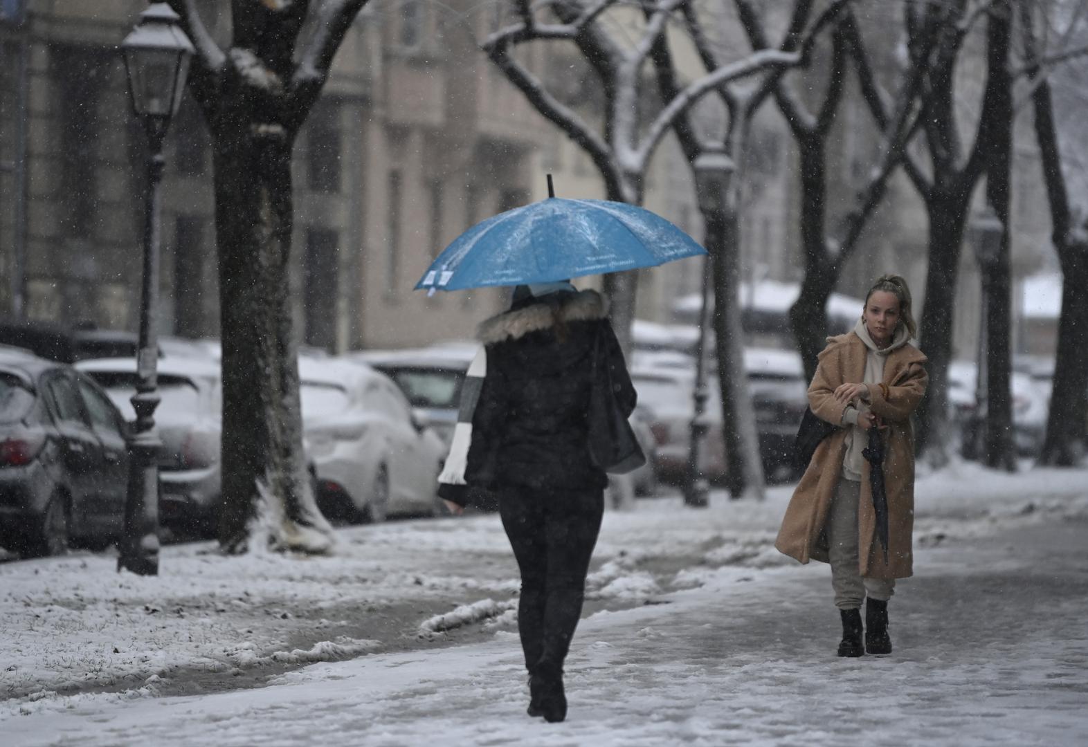 Pada snijeg diljem Hrvatske, a sjever zemlje već se zabijelio.