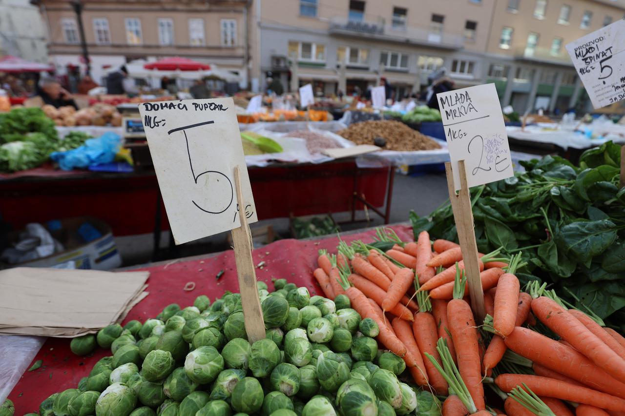 Zagreb: Cijene na tržnici Dolac uoči Božića