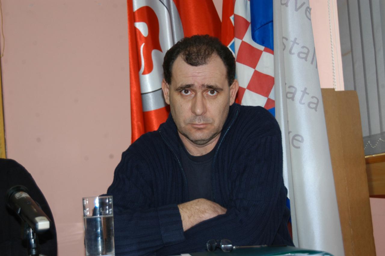 '29.03.2011., Bjelovar - Zeljko Hlupic (portret), povjerenik Sindikalne podruznice Iverica, tereti se da je u razdoblju od 2005. do 2009. godine stekao nepripadnu materijalnu dobit sa sindikalne stedn