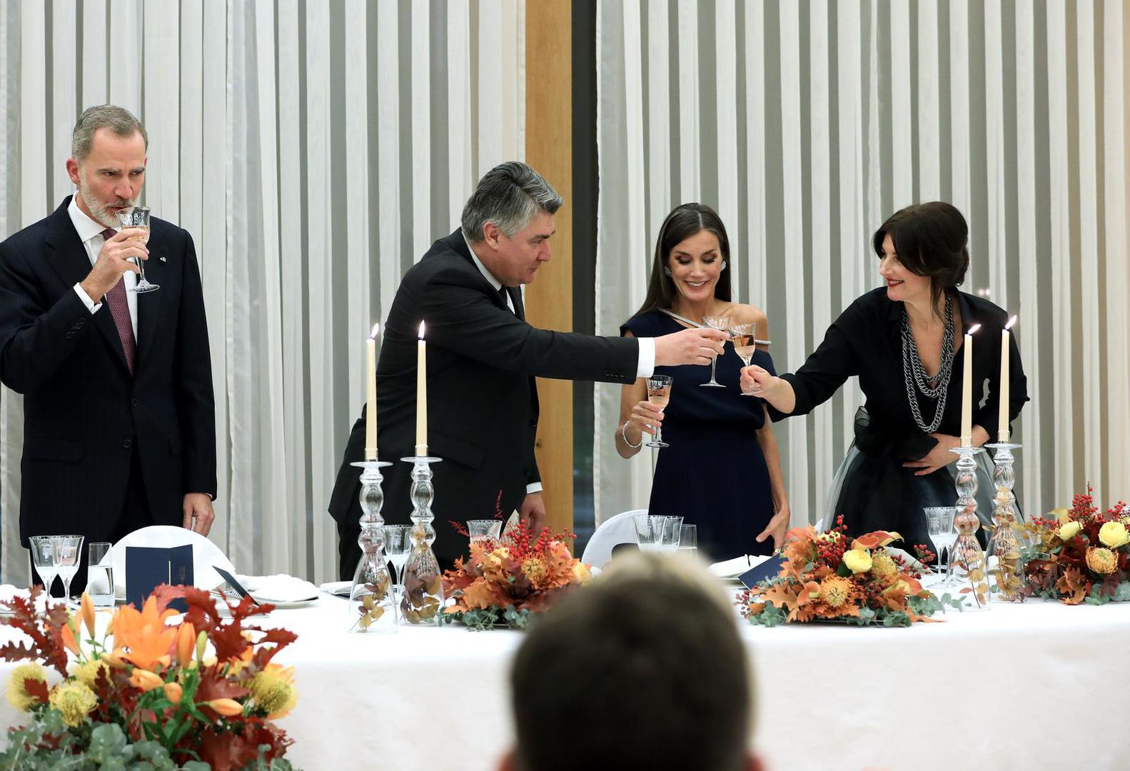 Zagreb, 16.11.2022. - Svečana večera koju u čast španjolskog kralja Filipa VI. i kraljice Letizije daju predsjednik Republike Hrvatske Zoran Milanović i Sanja Musić Milanović. Na fotografiji španjolski kralj Filip VI., predsjednik Republike Zoran Milanović, kraljica Letizia, Sanja Musić Milanović. Photo: Lana Slivar Dominic/HINA/POOL/PIXSELL Photo: Lana Slivar Dominic/HINA/POOL/PIXSELL