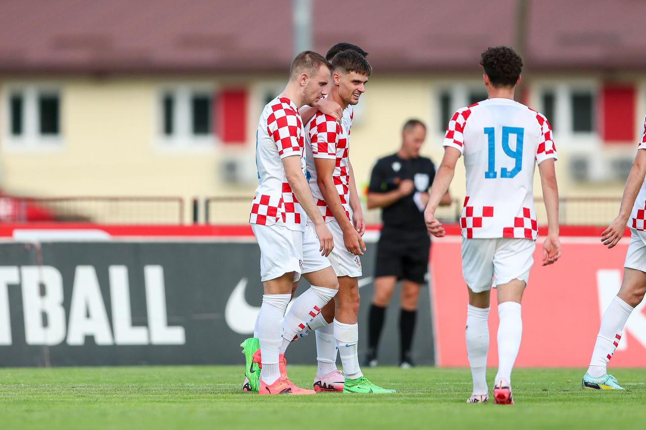 U Sesvetama odigrana nogometna utakmica U-21, Hrvatska - Švedska