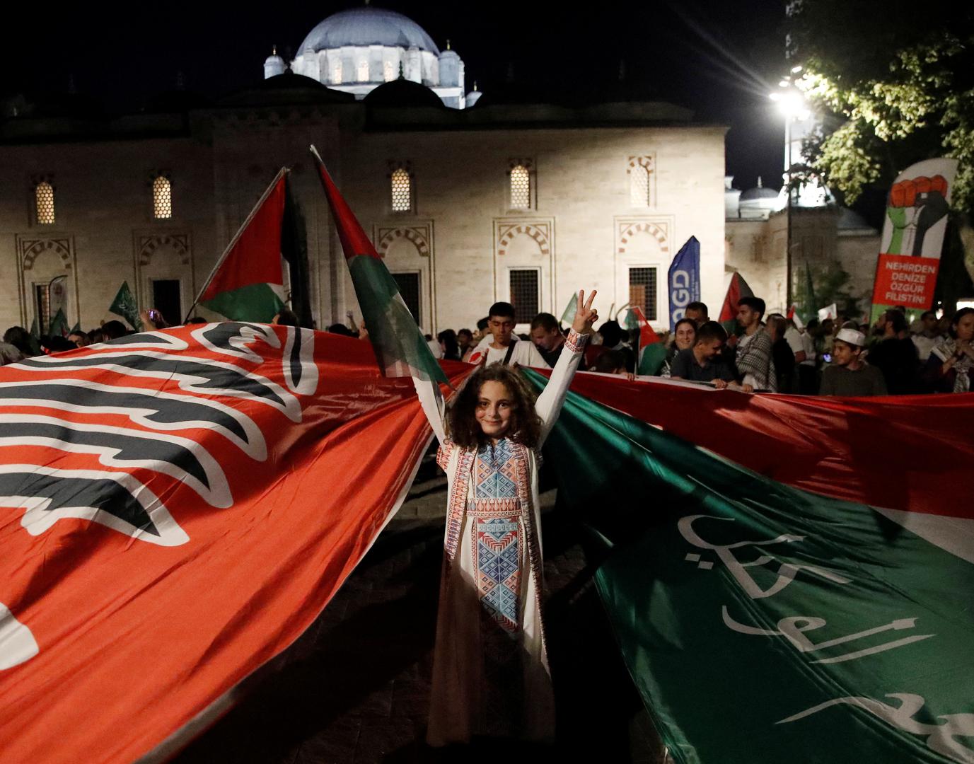 Pro-Palestinian demonstrators take part in a rally to protest the assassination of Hamas leader Ismail Haniyeh in Iran, in Istanbul, Turkey July 31, 2024. REUTERS/Dilara Senkaya Photo: DILARA SENKAYA/REUTERS