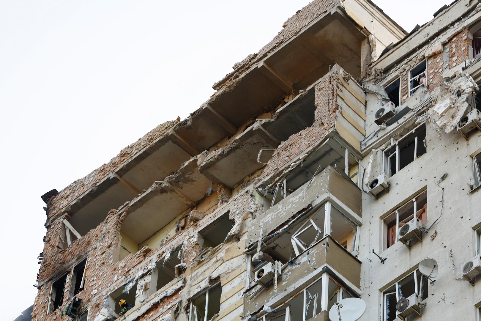 A view shows an apartment building damaged during a massive Russian drone strike, amid Russia’s attack on Ukraine, in Kyiv, Ukraine May 30, 2023. REUTERS/Valentyn Ogirenko Photo: VALENTYN OGIRENKO/REUTERS