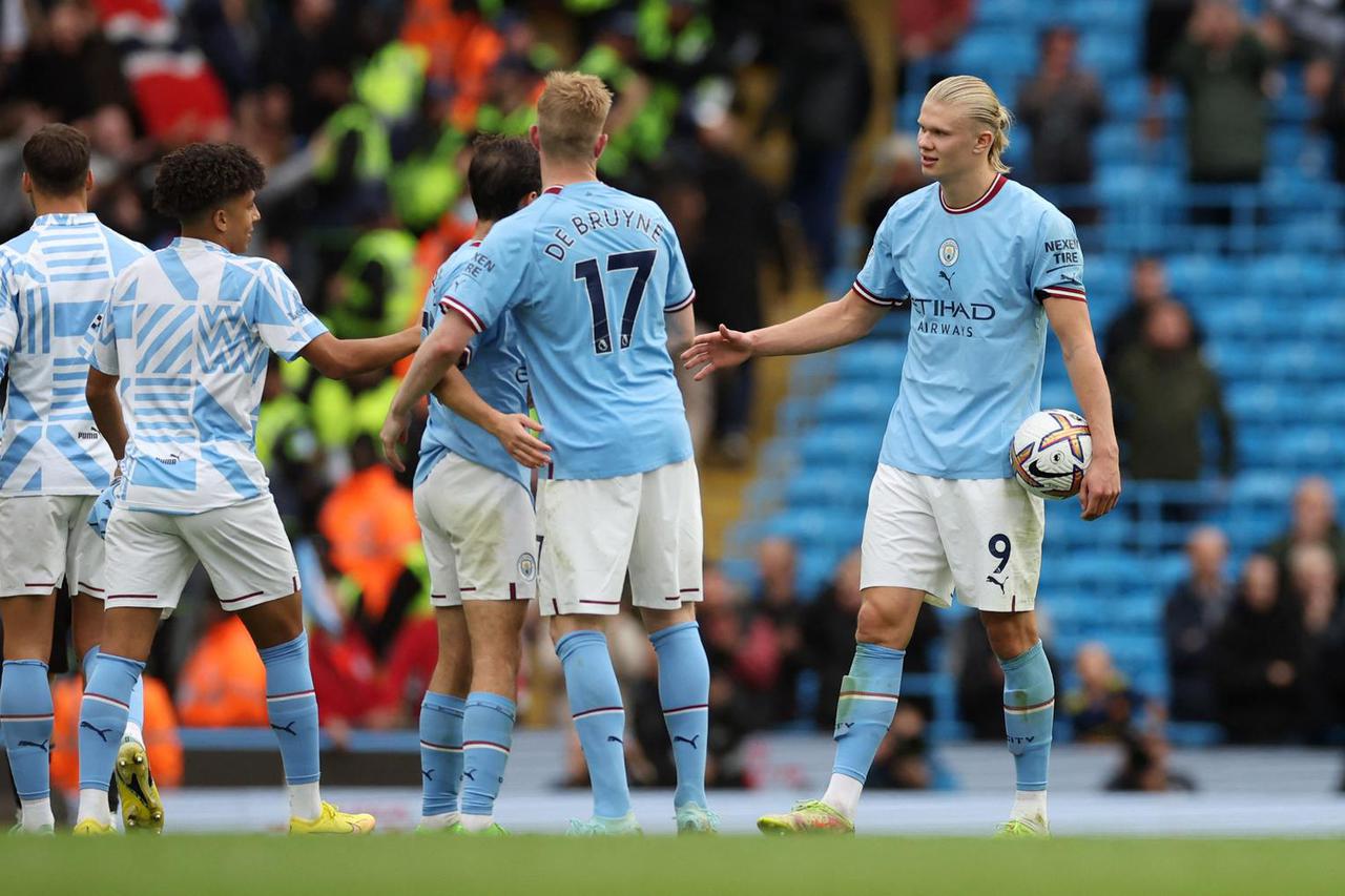 Premier League - Manchester City v Manchester United