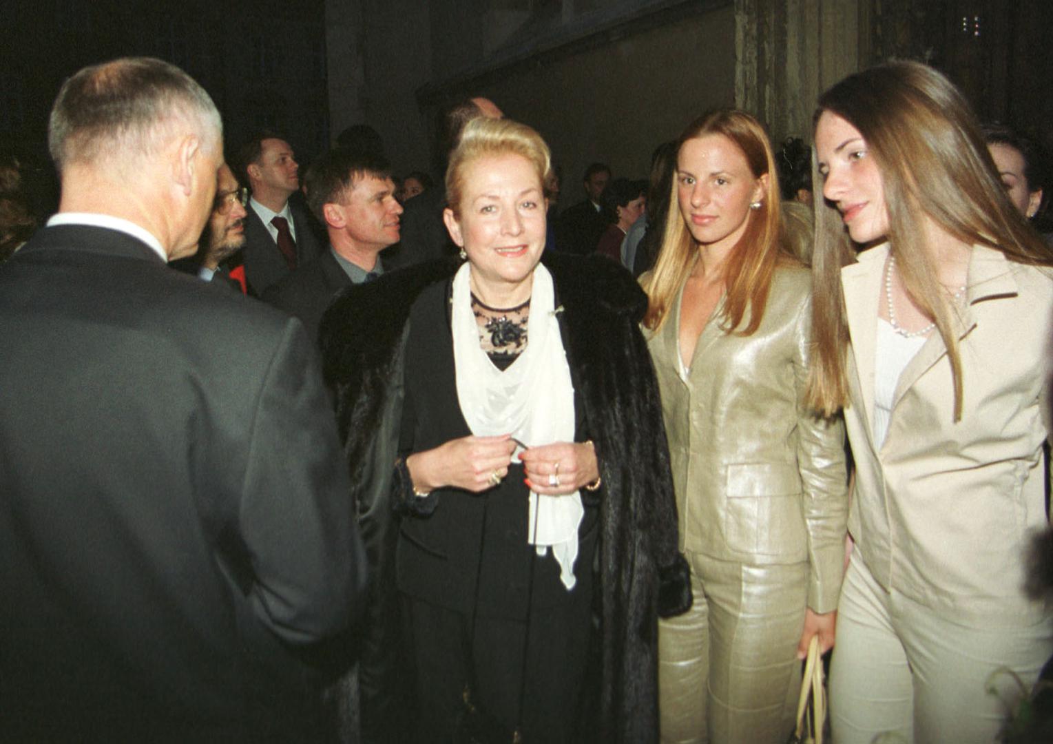 21.4.2001., Zagreb - Vjencanje Ive Todoric i Hrvoja Balenta. Ksenija Urlicic na vjencanju.r"nPhoto: Boris Scitar/Vecernji list