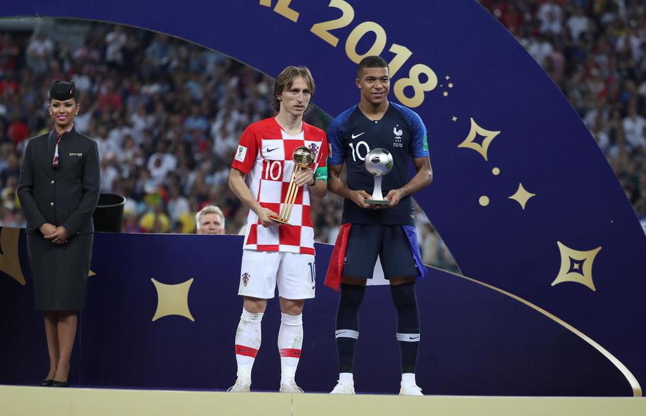 Moskva: Luka Modrić najbolji igrač Svjetskog prvenstva, Mbappe najbolji mladi igrač