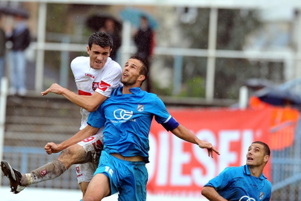 '26.09.2010., Stadion Kranjceviceva, Zagreb - Nogometna utakmica 9. kola 1. HNL izmedju NK Zagreb i HNK Rijeka. Ivan Krstanovic i Fausto Budicin.  Photo: Goran Stanzl/PIXSELL'