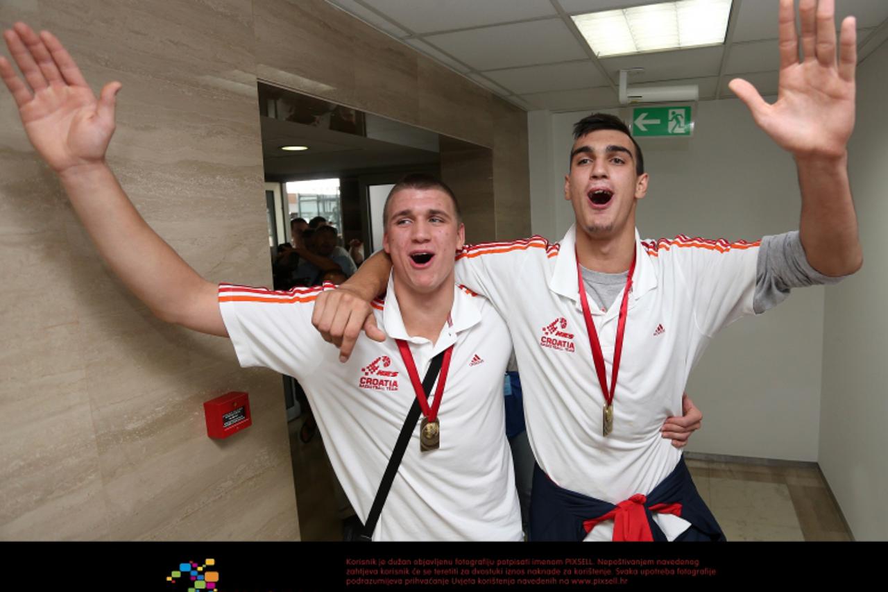 '20.08.2012., Zracka luka Zagreb, Zagreb - Docek hrvatske juniorske kosarkaske reprezentacije koja je osvojila naslov europskog prvaka na EP-u u Litvi i Latviji. Photo: Igor Kralj/PIXSELL'