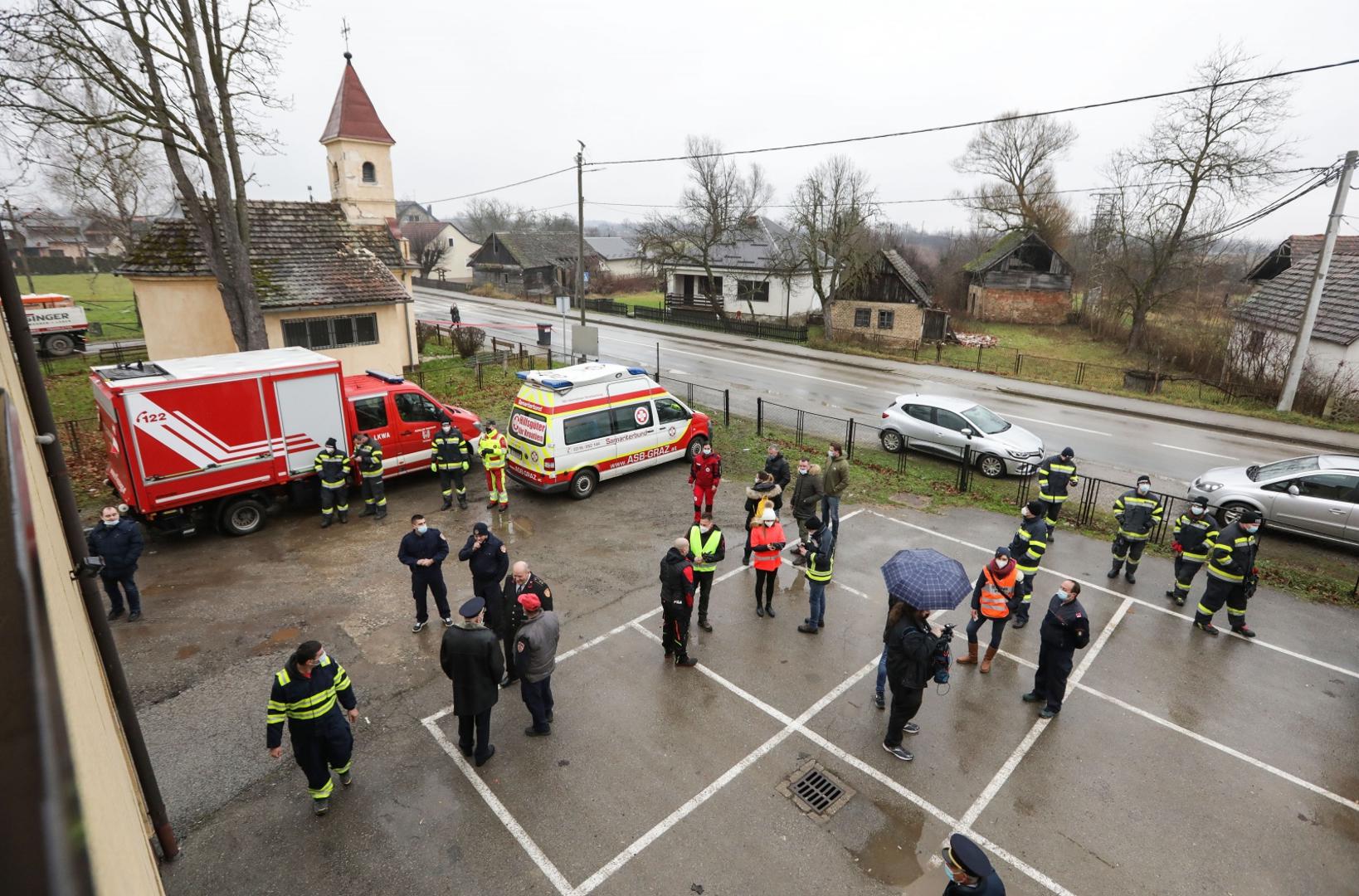 08.01.2021., Sisak - U skladiste Agro simpa stigao je austrijski konvoj kamiona s pomoci za potresom pogodjena podrucja u Sisacko-moslavackoj zupaniji. Photo: Robert Anic/PIXSELL