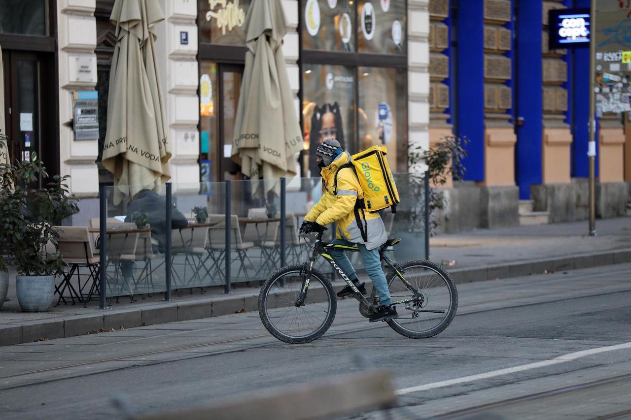 Dostavljači Glova u centru Zagreba